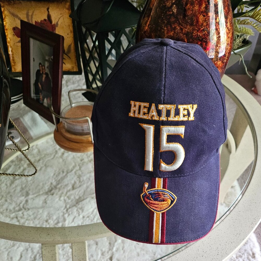NHL OFFICALLY LICENSED MERCHANDISE ONE SIZE FIT ALL WITH ADJUSTABLE  BACK.